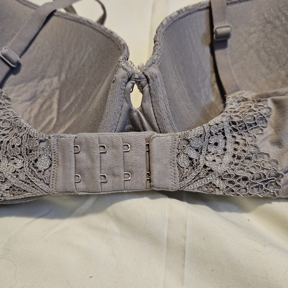 Victoria's Secret body by Victoria perfect shape 32DDD - Picture 4 of 10